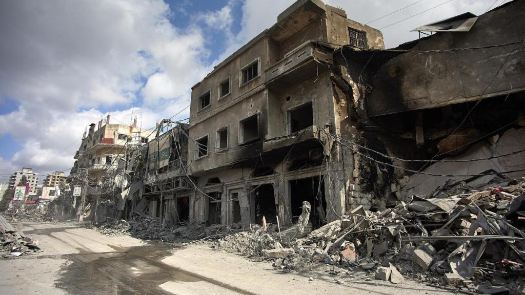 Imagen de la destrucción en las calles de Nabatiye, la ciudad más castigada por Israel.