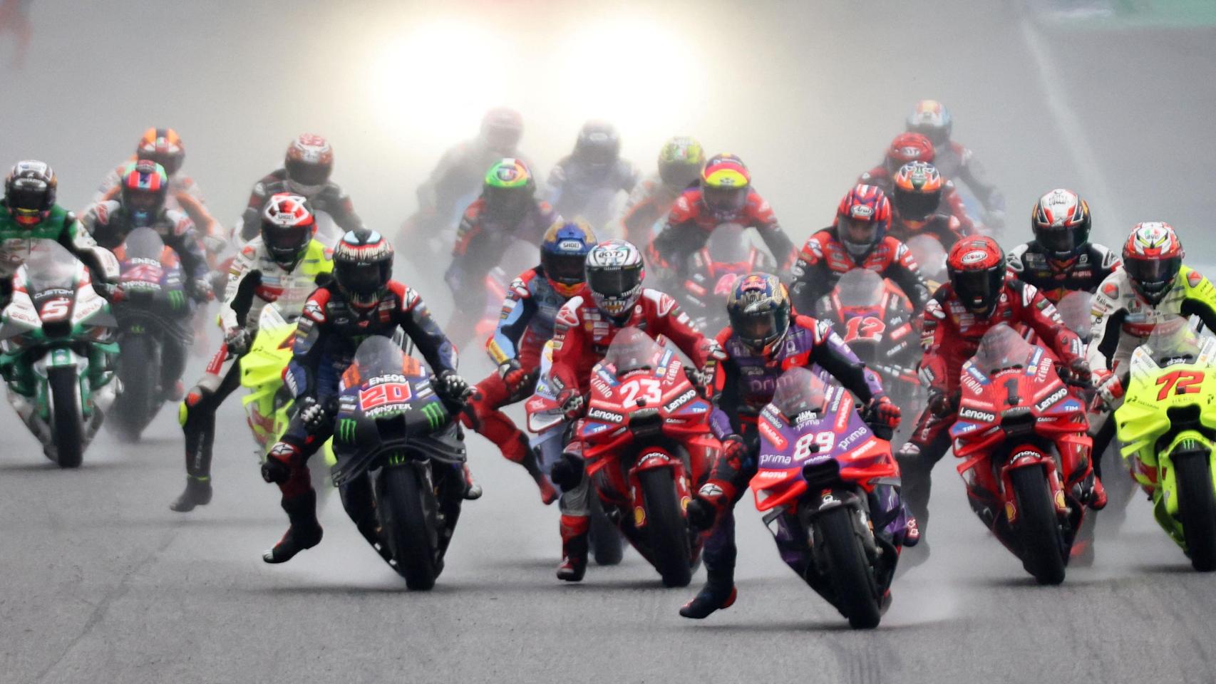 Jorge Martín liderando la carrera durante el GP de Tailandia.