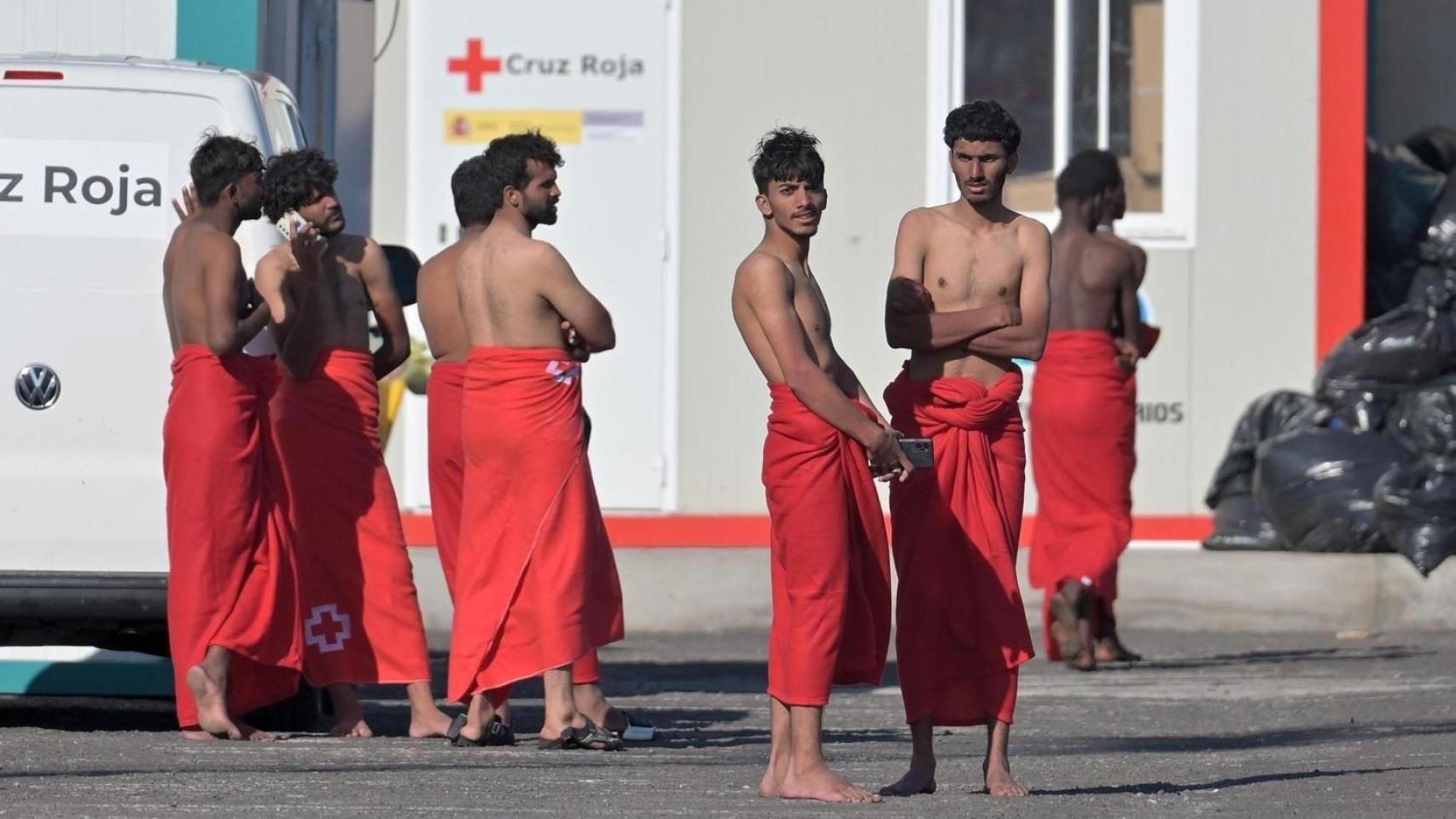 Varios muertos al volcar una embarcación con 65 migrantes paquistaníes en la costa de Libia