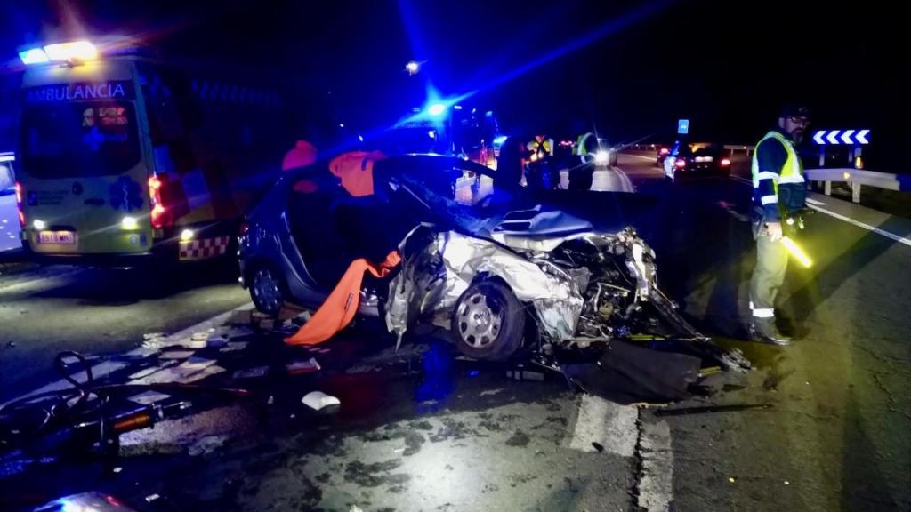 Estado en el que quedó uno de los vehículos accidentados en la N-6.