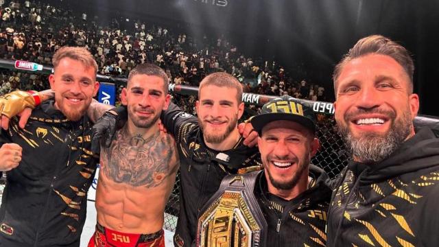 Javi Climent, Ilia y Aleksandre Topuria y Agustín y Jorge Climent, tras la victoria ante Holloway
