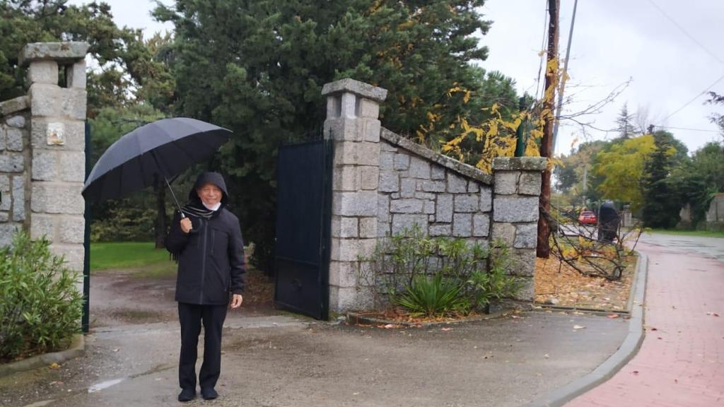 El padre Óscar, en Madrid, en una foto cedida por la víctima de los supuestos abusos sexuales.