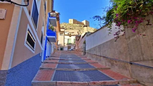 Una de las callejuelas de la localidad murciana.