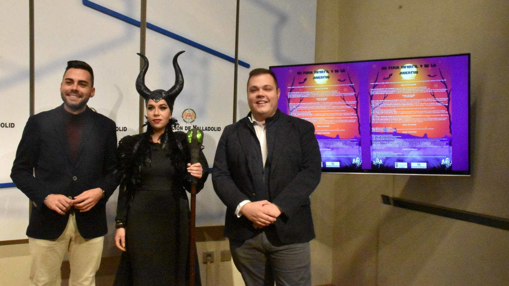 Roberto Migallón, Cristina Antolín y Jaime Rodríguez presentan la XII Feria del Niño y Halloween de Cigales