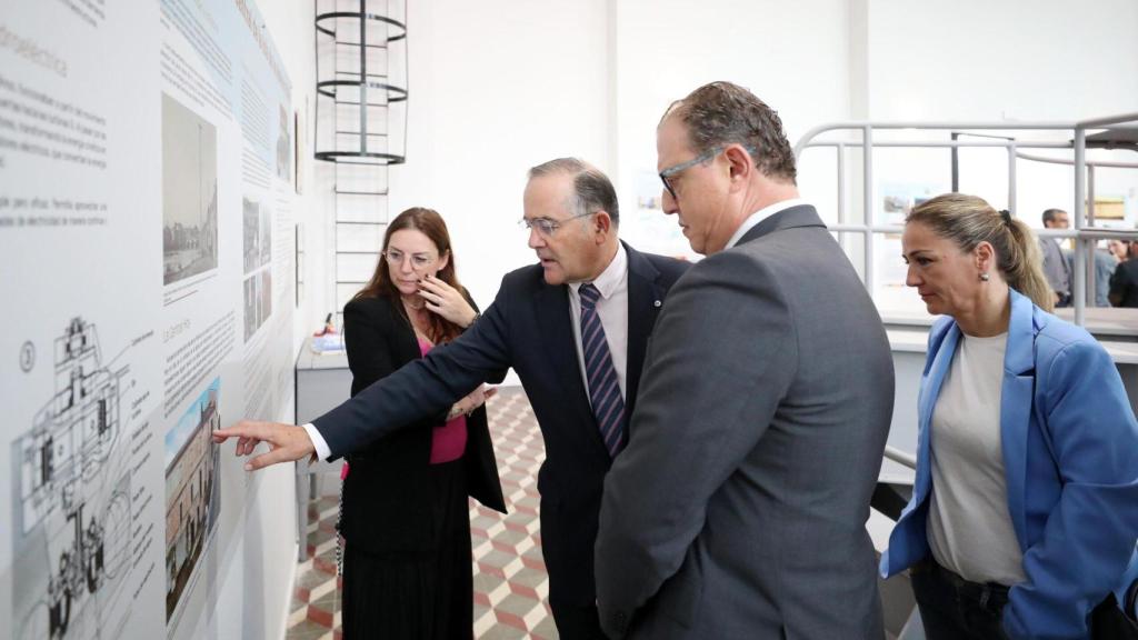 El alcalde de Talavera, José Julián Gregorio, inauguró el 8 de octubre la primera fase de la rehabilitación del antiguo edificio de la Hidroeléctrica.