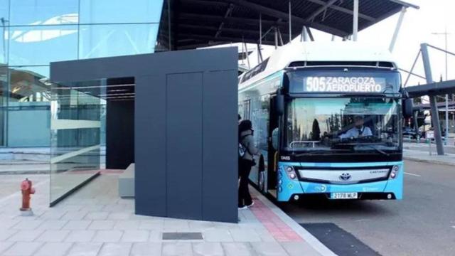 Autobús que presta servicio al Aeropuerto de Zaragoza.