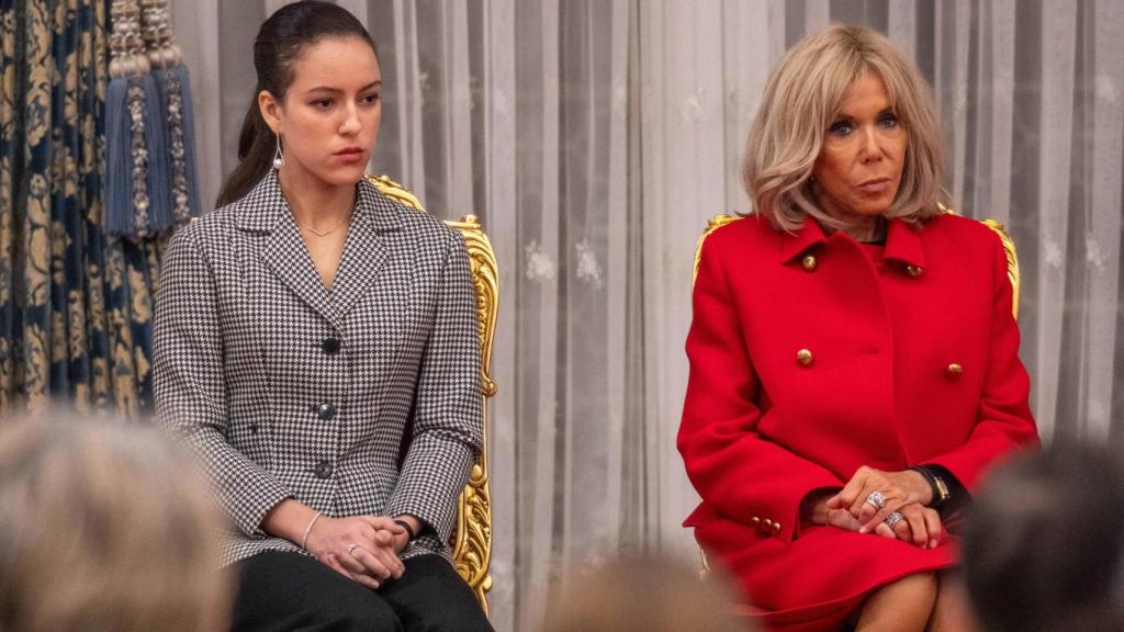 Lalla Khadija junto a Brigitte Macron.