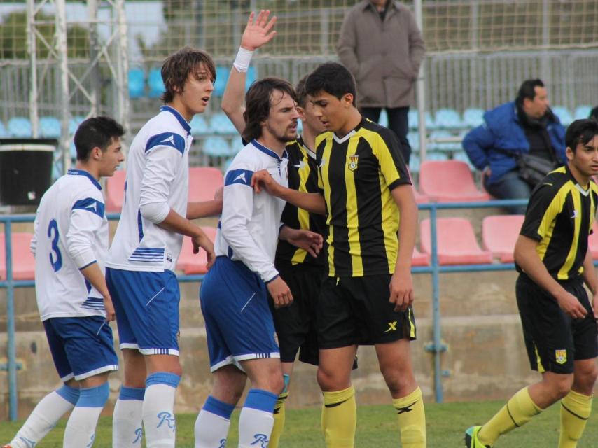 Rodri en un parido con el CD Roda.