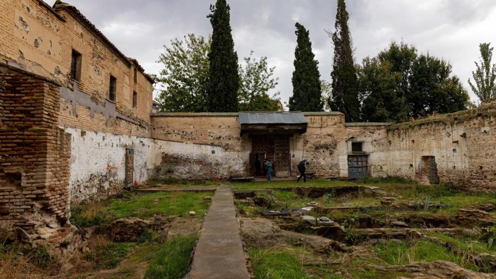 Alamillos del Tránsito lleva medio siglo abandonado pese a estar junto al Palacio de Fuensalida y el Museo de El Greco. Ahora albergará viviendas para jóvenes y un parking para residentes.