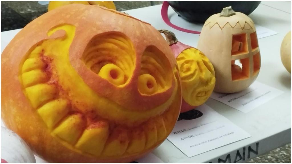 Tallado de calabazas en el Samaín de Cedeira.