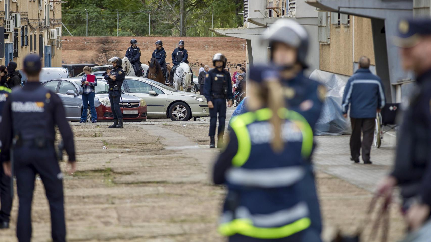 La operación de la Policía este martes en Huelva.