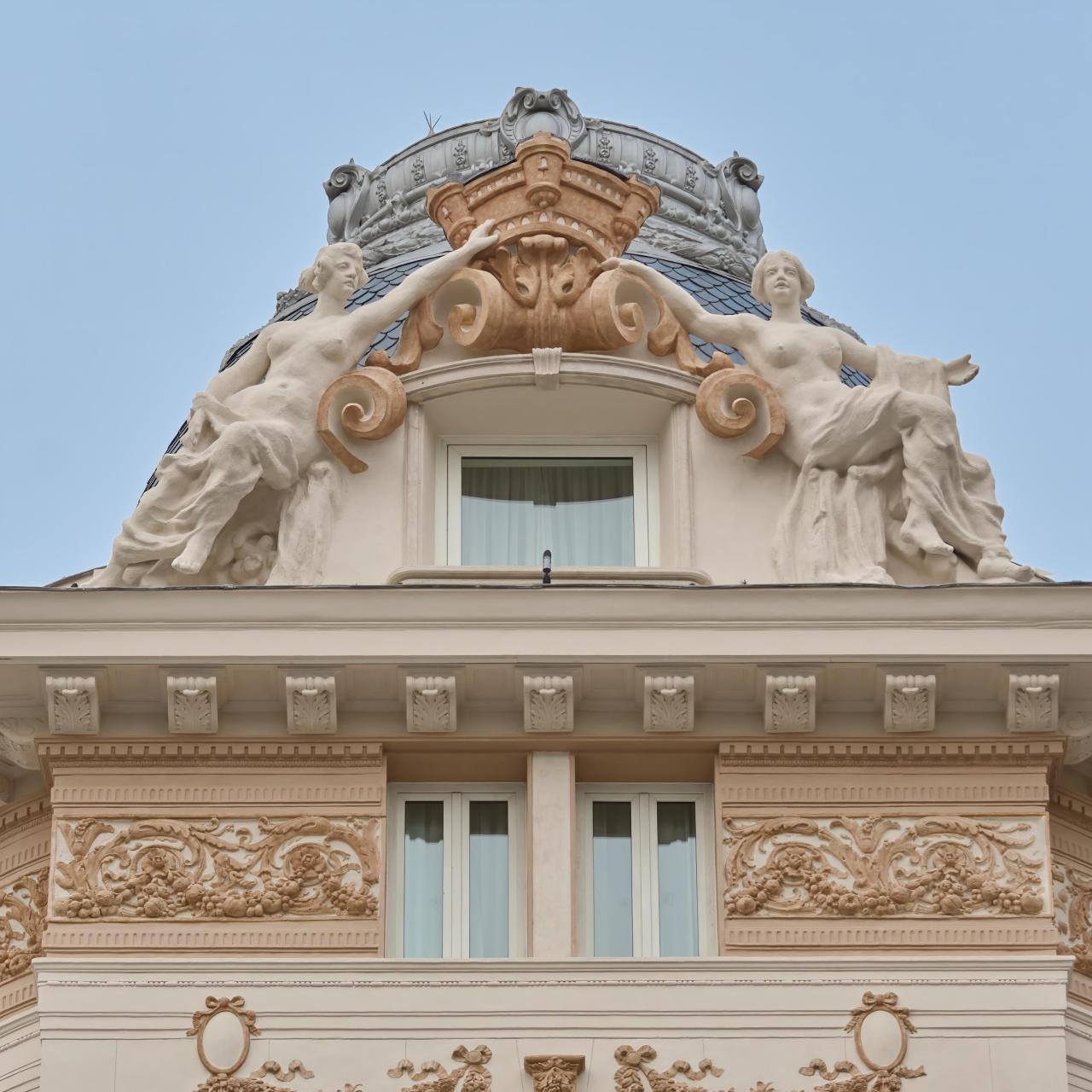 Cúpula de la entrada del hotel.