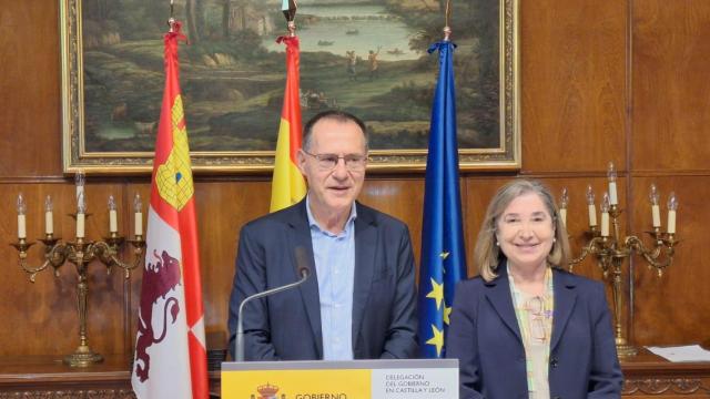 La directora provincial del Instituto Nacional de la Seguridad Social, Teresa Peral, junto con el subdelegado del Gobierno en Zamora, Ángel Blanco