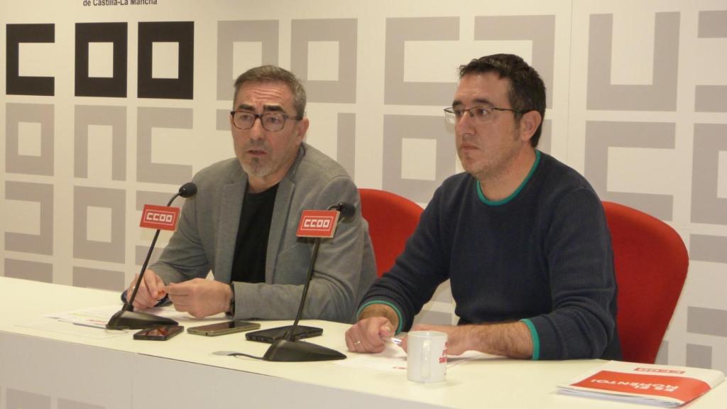 Paco de la Rosa (izquierda) este martes en rueda de prensa.