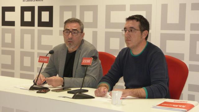 Paco de la Rosa (izquierda) este martes en rueda de prensa.