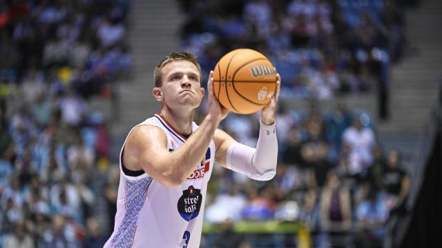 Brad Davison durante un partido de baloncesto.