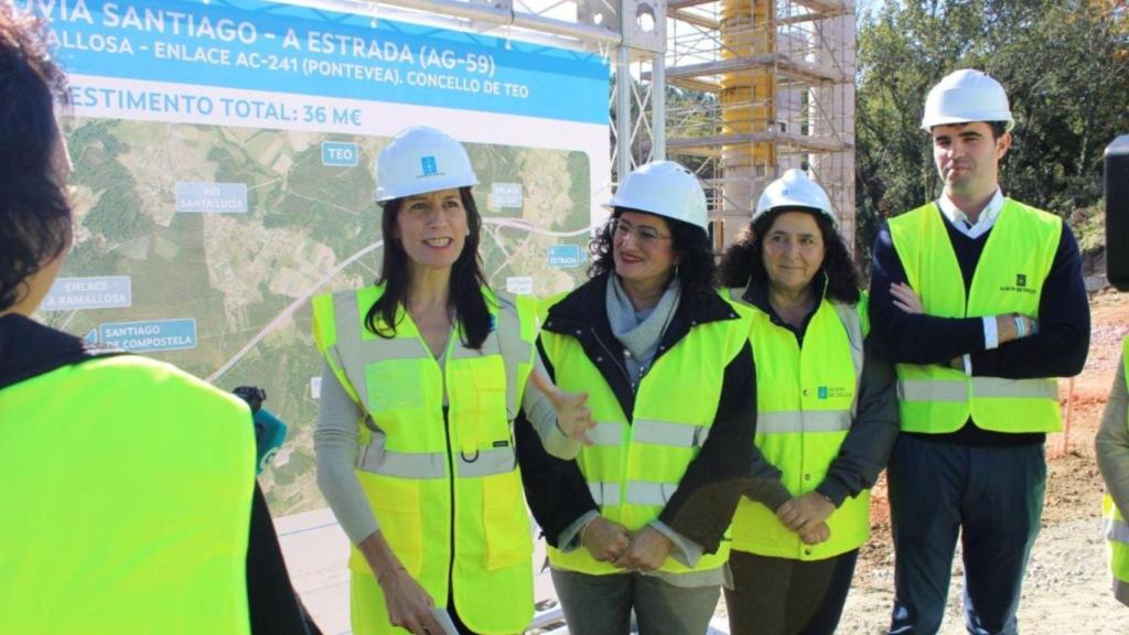 La conselleira visita las obras de ampliación de la autovía AG-59, en Teo.