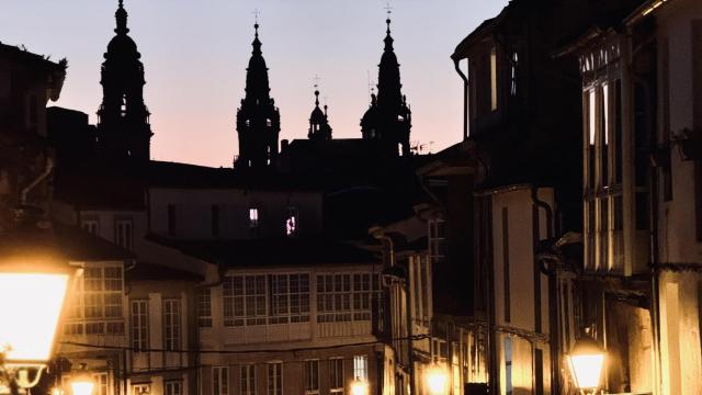 Santiago de Compostela al anochecer.