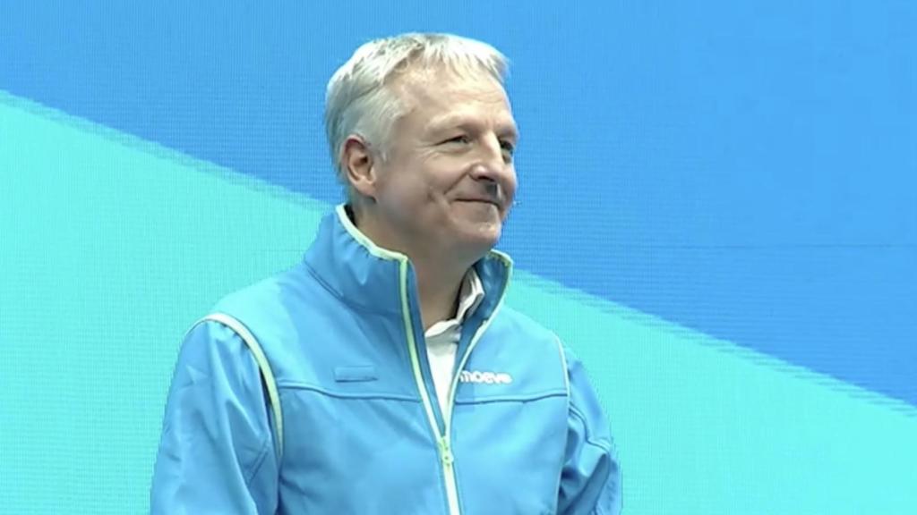 Momento de la presentación de la nueva marca de Cepsa a Moeve, con un cambio de imagen del CEO, Maarten Wetselaar