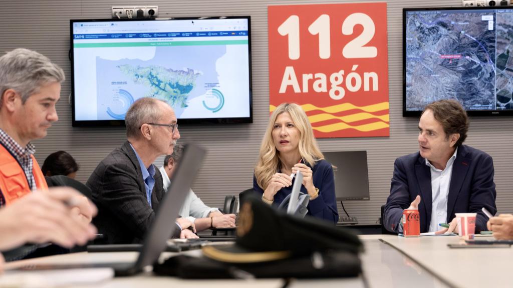 Roberto Bermúdez de Castro y la vicepresidenta Mar Vaquero, en el CECOP.