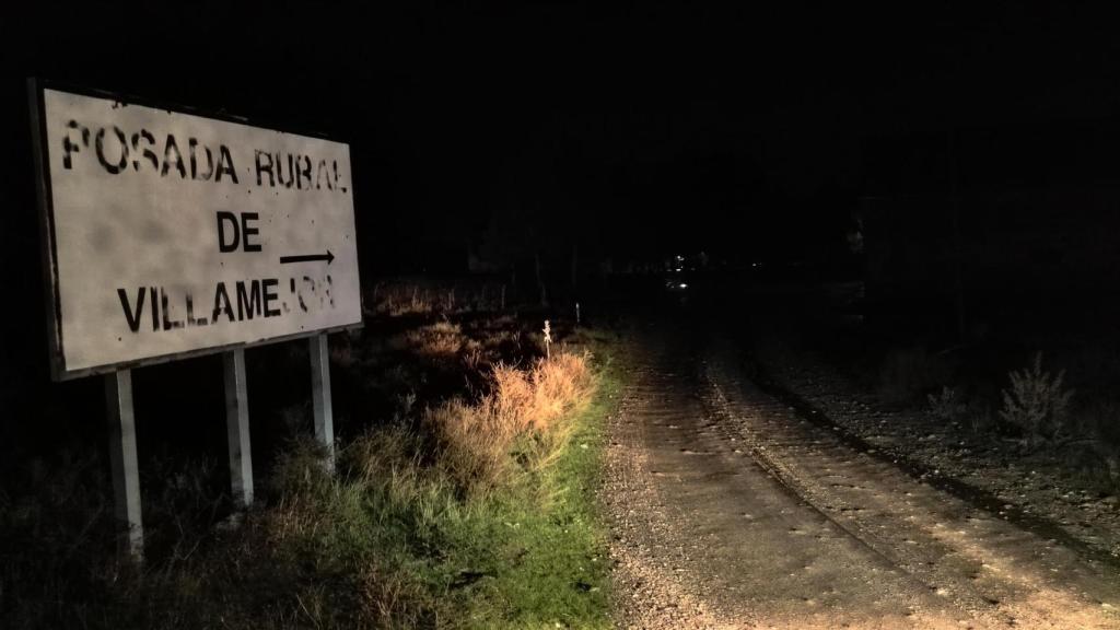 Entrada al camino de la Casa de los Horrores.