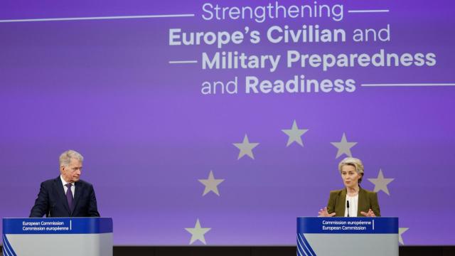 Ursula von der Leyen y Sauli Niinistö, durante la rueda de prensa de este miércoles en Bruselas