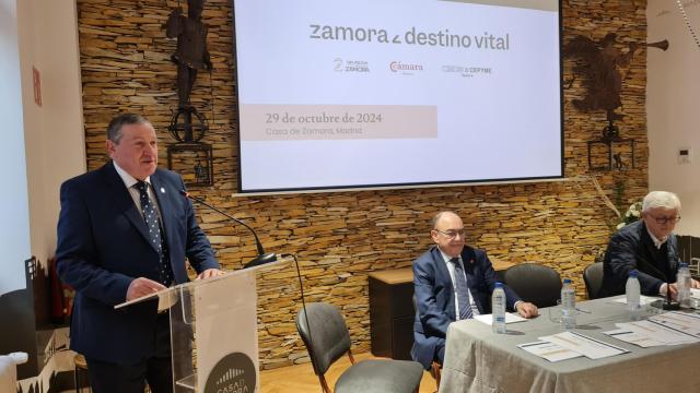 El presidente de la Diputación Javier Faúndez, en el encuentro con inversores nacionales e internacionales en la Casa de Zamora