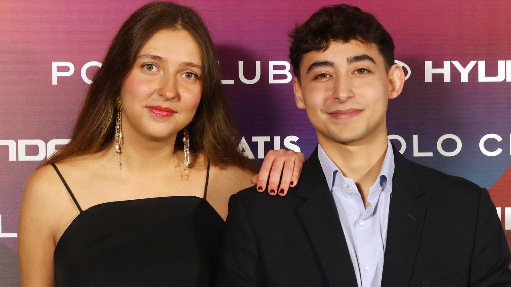 Juan del Val Roca y Berenice Lobatón en los premios 'Vanitatis'.