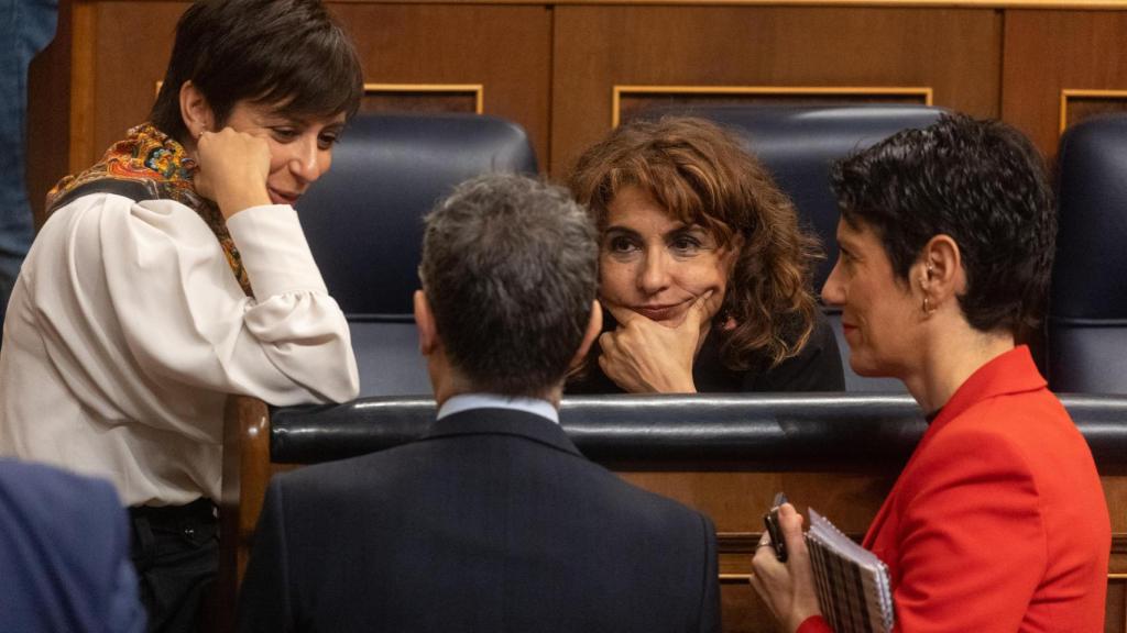 Isabel Rodríguez, Félix Bolaños, María Jesús Montero y Elma Saiz este miércoles en el Congreso de los Diputados.