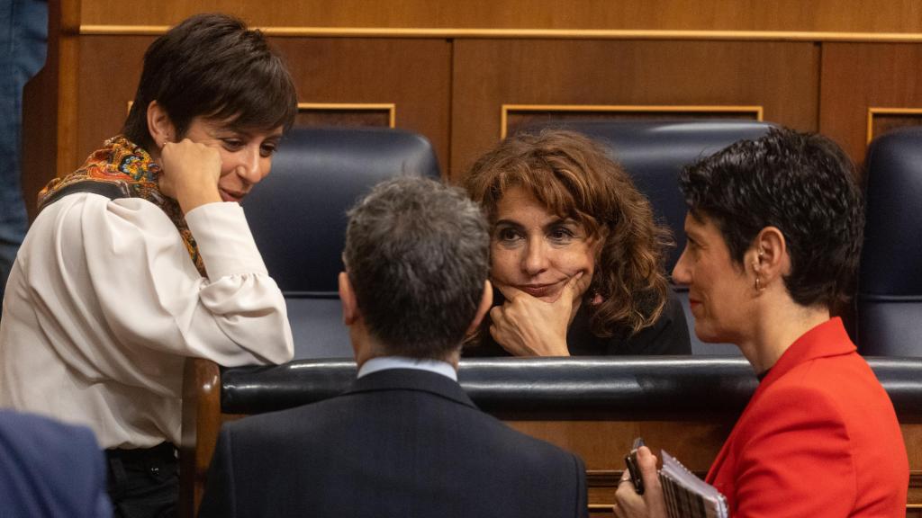 Isabel Rodríguez, Félix Bolaños, María Jesús Montero y Elma Saiz este miércoles en el Congreso de los Diputados.