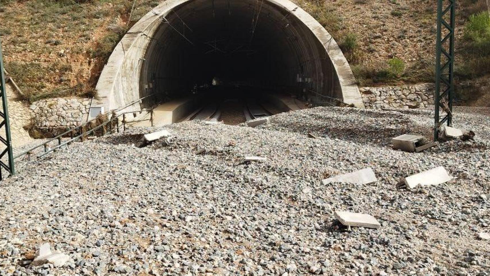 Estado en el que ha quedado la infraestructura ferroviaria valenciana tras el paso de DANA.