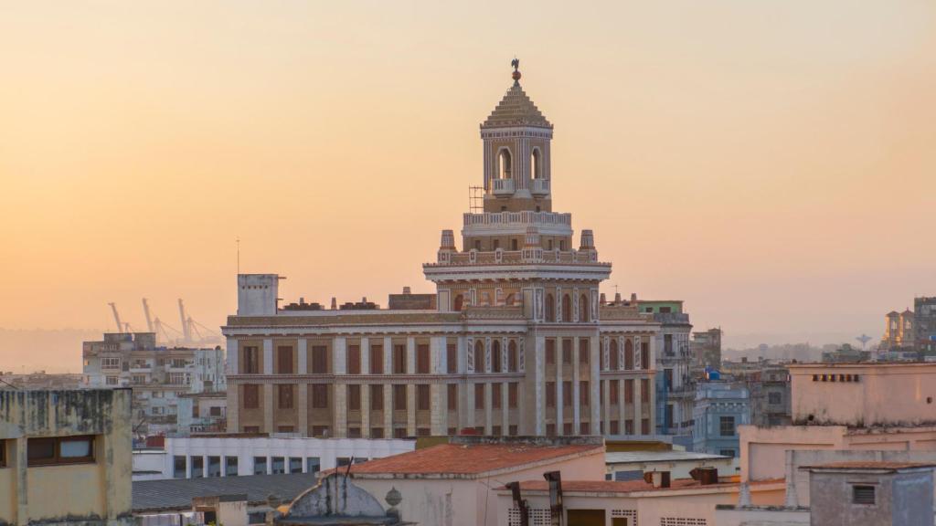 El Edificio Bacardí fue el primer rascacielos de La Habana