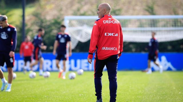 Gilsanz dirige el entrenamiento del Deportivo.