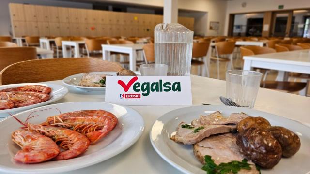 Vegalsa-Eroski dona alimentos a entidades benéficas de Galicia por el Día de Todos los Santos