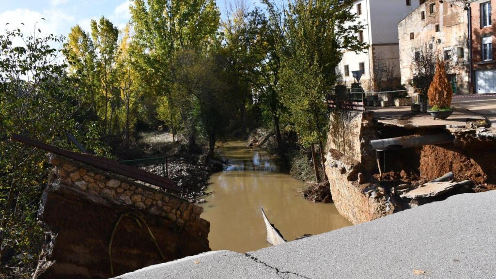 El puente de Landete, desturido.