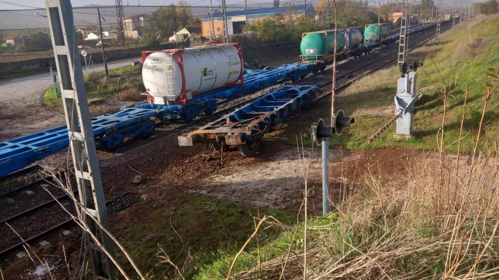 Tren de mercancías descarrilado en Matillas (Guadalajara).