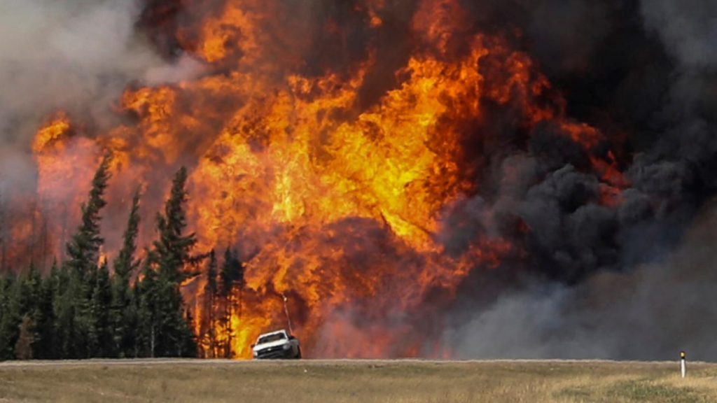 Imagen del incendio de Fort McMurray, Canadá, 2016.