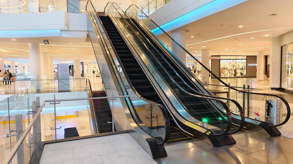 Un centro comercial, en una imagen de Shutterstock.