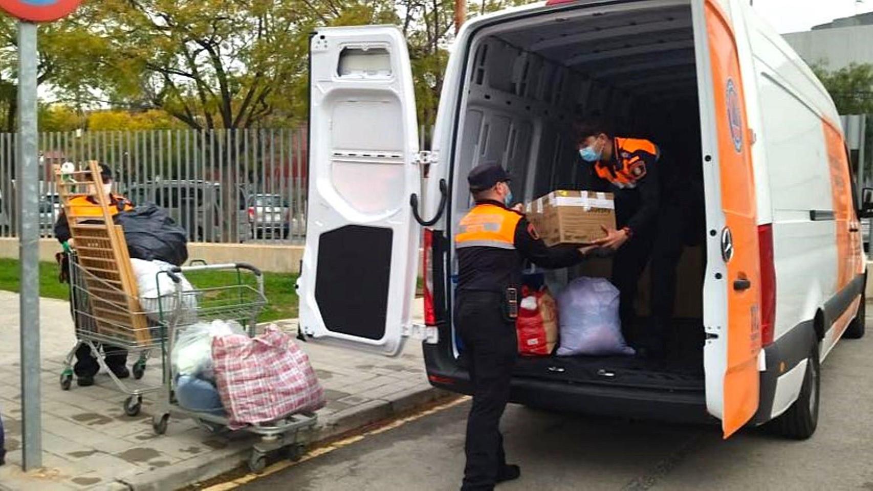 Una campaña anterior de recogida de alimentos desde el Ayuntamiento de Alicante.