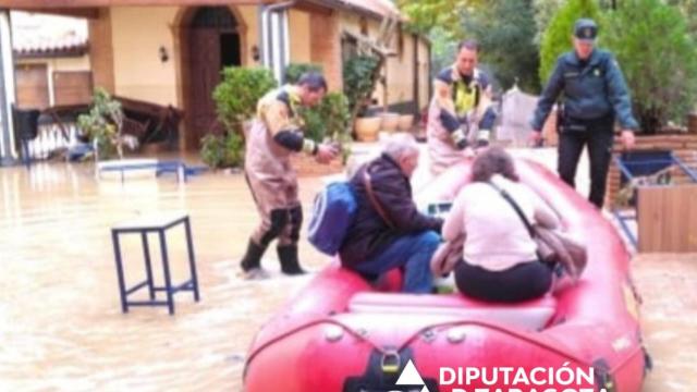 Rescate con barcas neumáticas los clientes del balneario de La Virgen de Jaraba