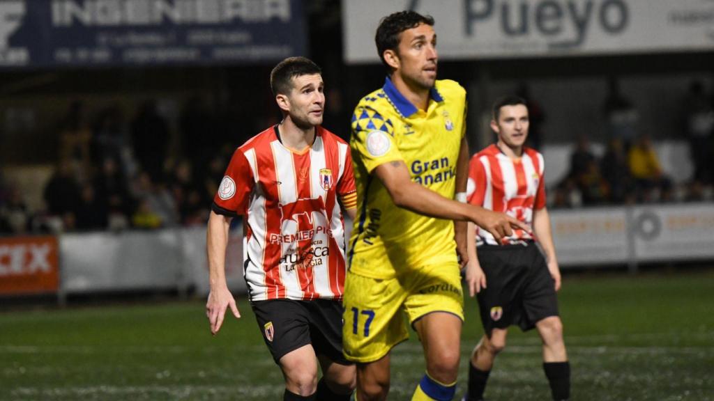 El Ontiñena sufre la goleada de Las Palmas y se despide de la Copa del Rey en una noche especial