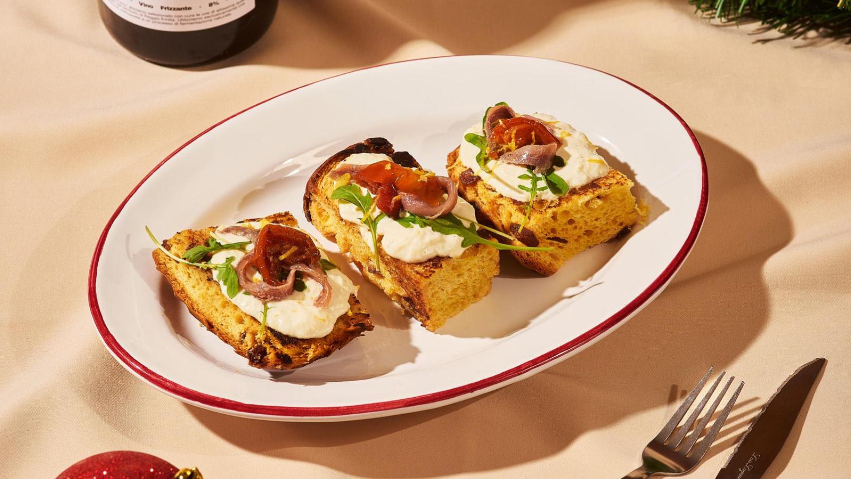 Tostada de panettone con stracciatella.