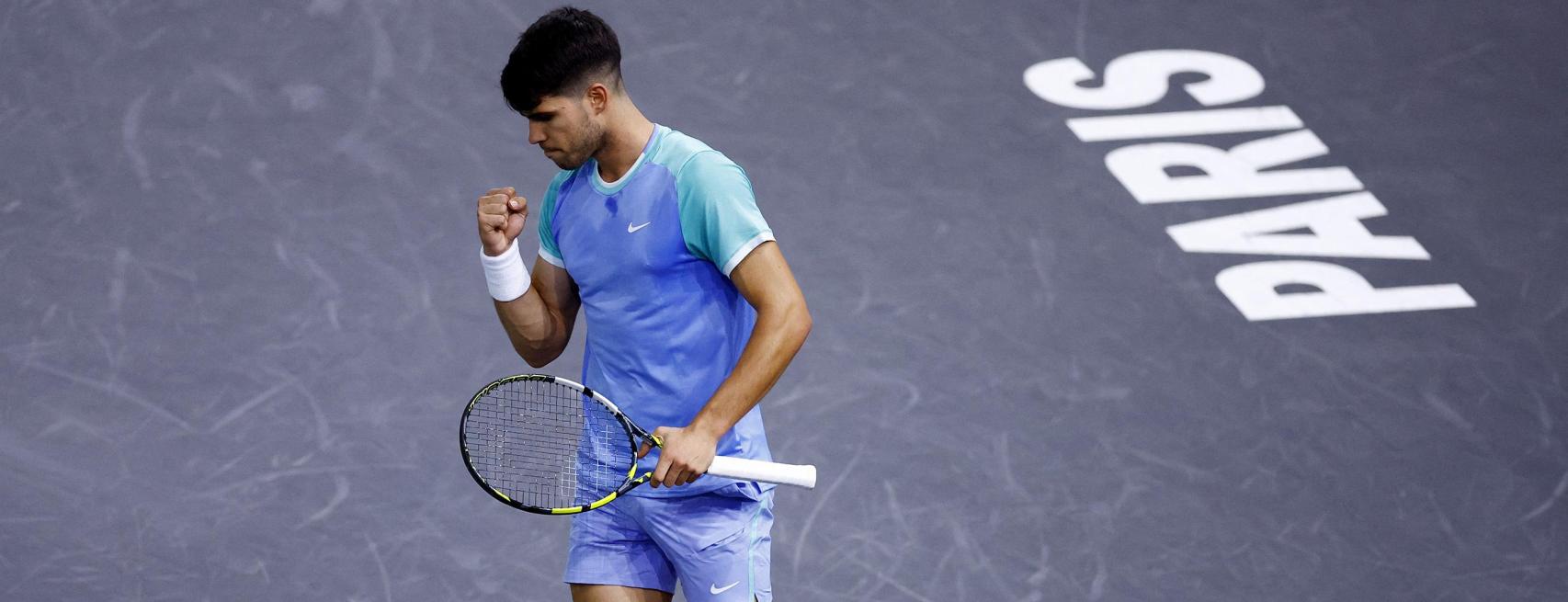 Carlos Alcaraz, durante un partido en el Masters 1.000 de París