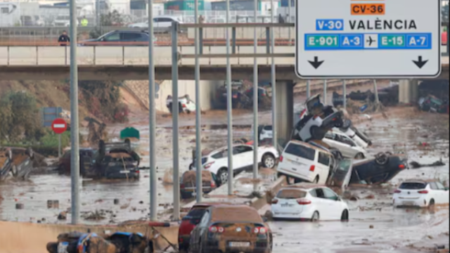 Imagen del paso de la DANA en las carreteras de Valencia.