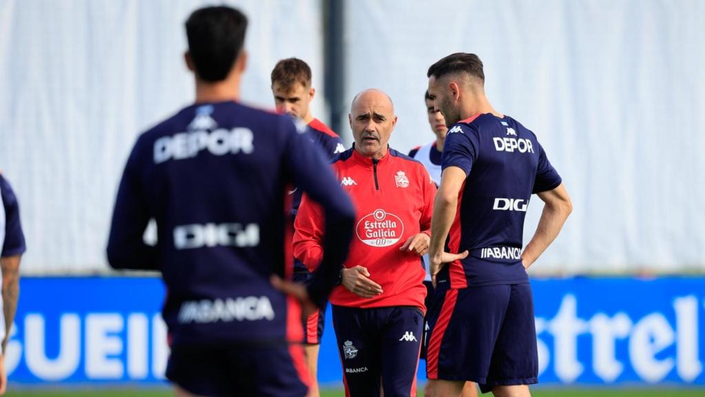 Óscar Gilsanz durante su primer entrenamiento con el Deportivo.