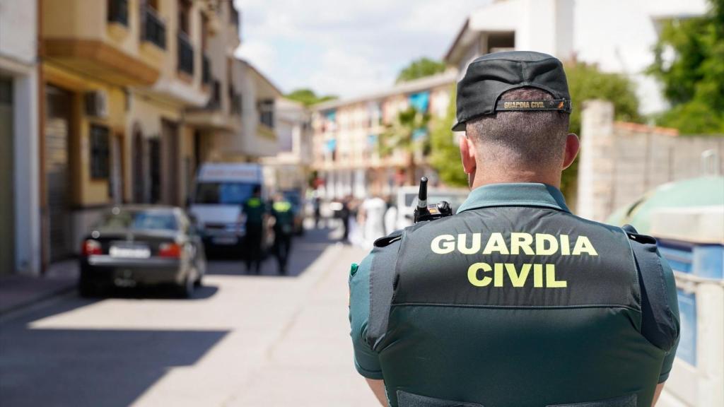 El suceso se produjo hacia las 16:30 del miércoles; el presunto autor del crimen ya ha sido detenido por la Guardia Civil.