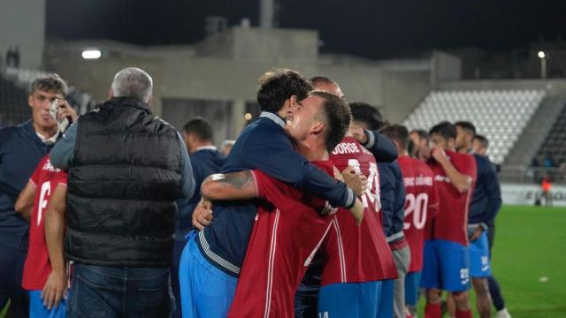 Los esteponeros celebrando.