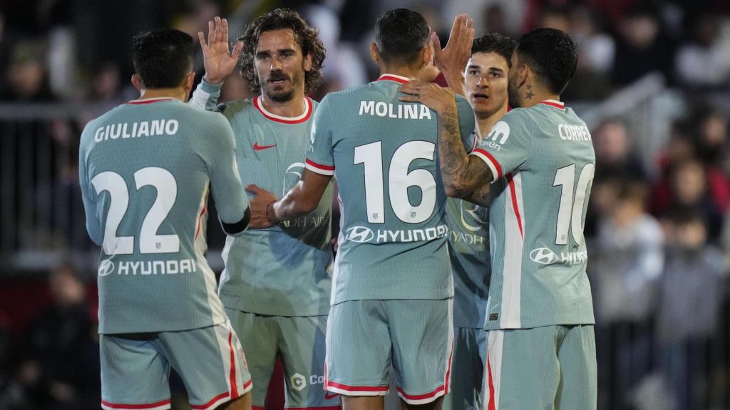 Los jugadores del Atlético de Madrid celebran el gol de Julían Álvarez en Copa.