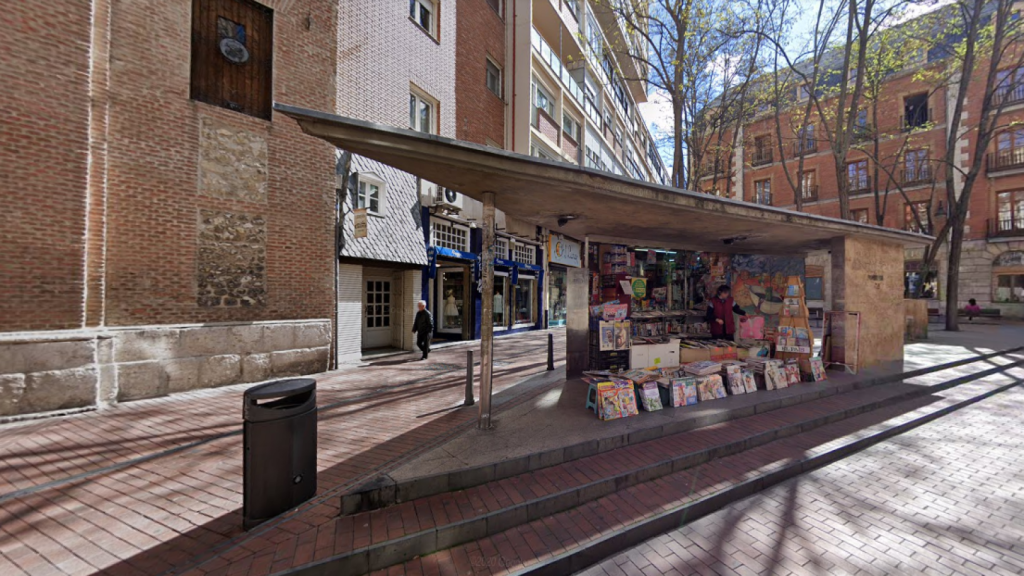 Quiosco Kaisuma, ubicado en la calle Teresa Gil de Valladolid