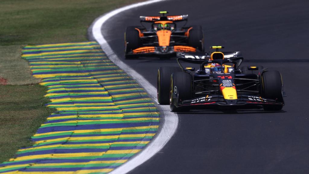 Checo Pérez y Lando Norris, durante la temporada 2024